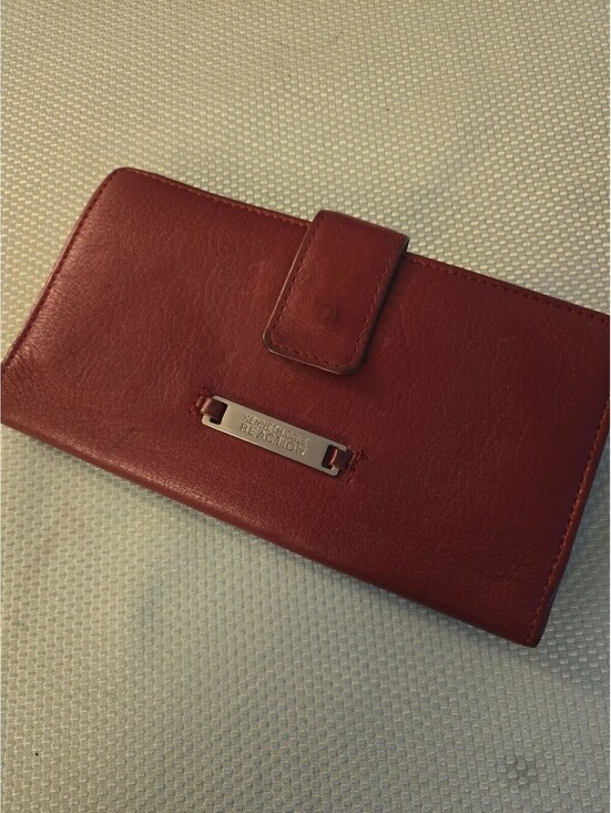 Kenneth Cole Reaction Handbags - Kenneth Cole Reaction Genuine Leather Bifold Clutch Wallet in Burgundy